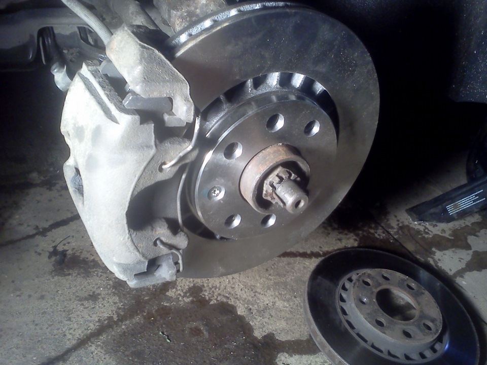 Прощай биение… Тормозные диски — Opel Vectra A, 2 л, 1995 года | своими ...