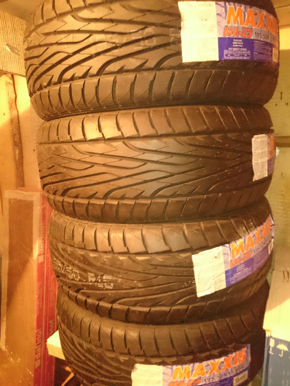 Maxxis ma z3 victra. Maxxis ma-z3 Victra 195/50 r15. Maxxis ma z3 195 50r15. Maxxis ma-z3 195 50 15.