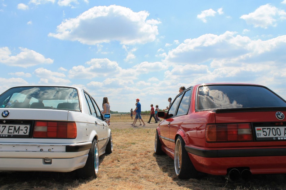 Машины мозырь. Jetta 2 разварки. Джетта 2 на разварках. Jetta mk2 спойлер. Фольксваген Джетта на разварках.