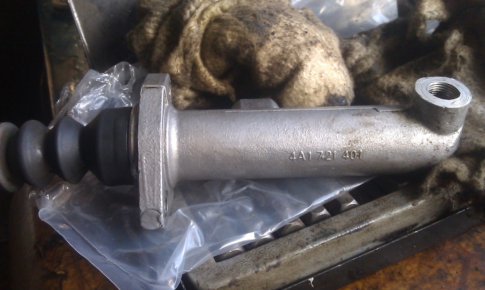 Запала педаль сцепления — Audi 100 Avant (C4), 2,6 л, 1993 года | визит ...