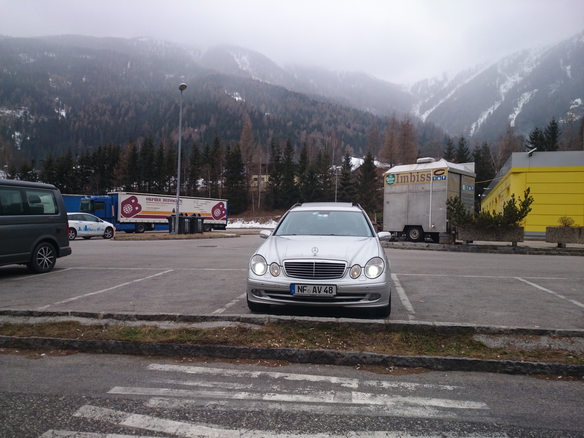 Влетел в бордюр — Mercedes-Benz E-class Estate (S211), 3,2 л, 2004 года ...