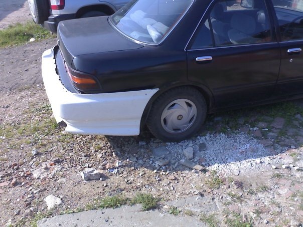 continued  - Toyota Carina 15 L 1990