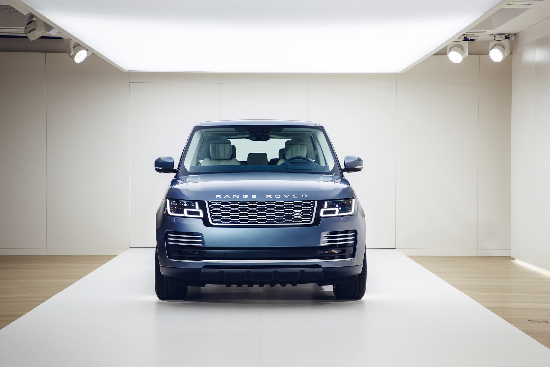 Land Rover range Rover 2018 года