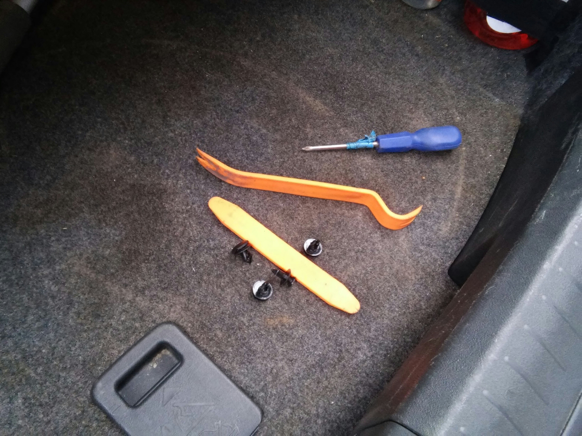 Замена ламп подсветки номера — Honda Accord (8G), 2 л, 2010 года ...