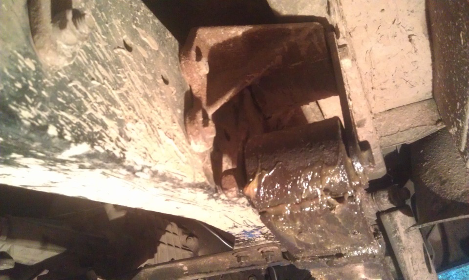 кронштейн передней рессоры — ГАЗ Соболь 4х4, 2,7 л, 2007 года | другое ...