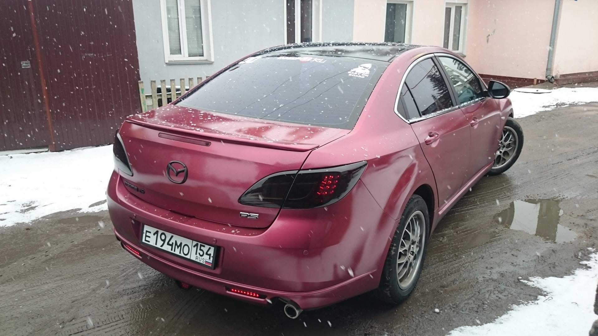 Mazda 6 красная с черным