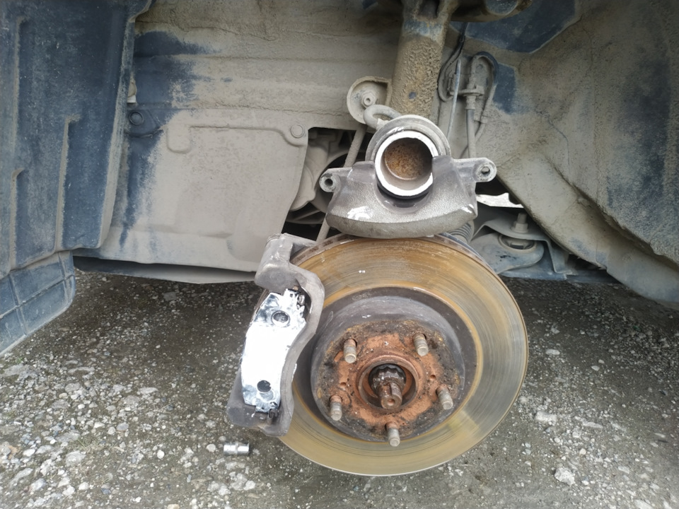 задние колодки rav4 2017. ручник на рав 4. тормозные колодки тойота рав 4. как поменять колодки рав 4. тормозные колодки toyota rav4.