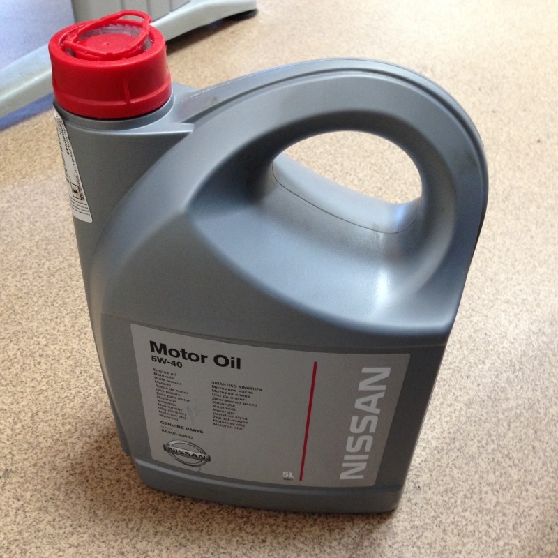 Масло Ниссан Тиида 1.6. Моторное масло Nissan Tiida 10 года коробка автомат. Какое масло заливать в ниссан террано
