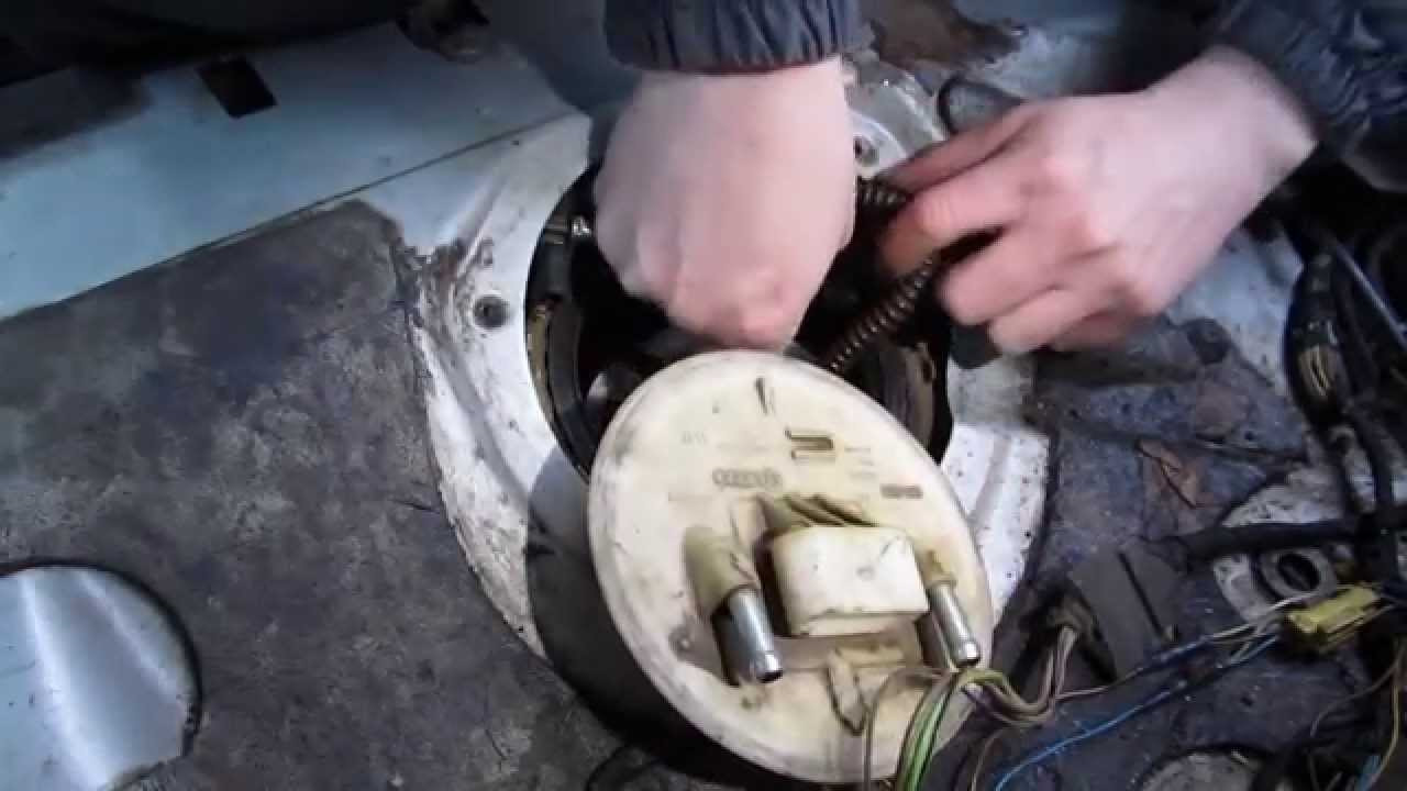 Как снять топливный насос на двигателе
