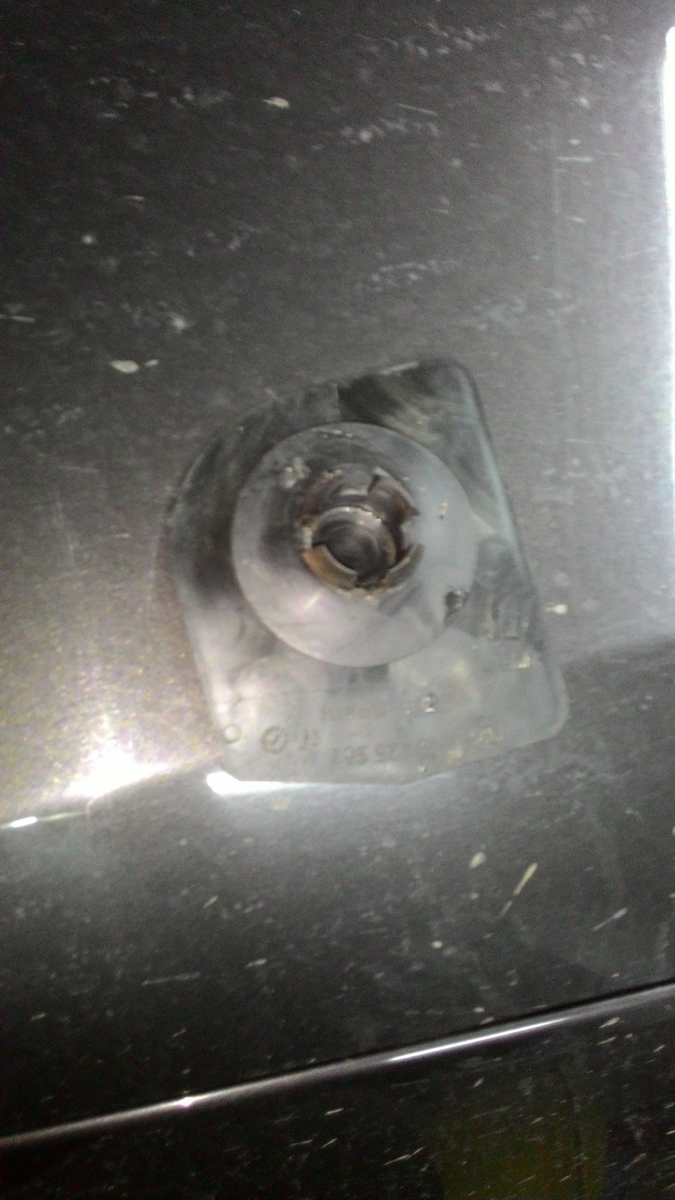 Заглушка из отвертия — Volkswagen Passat Variant (B6)