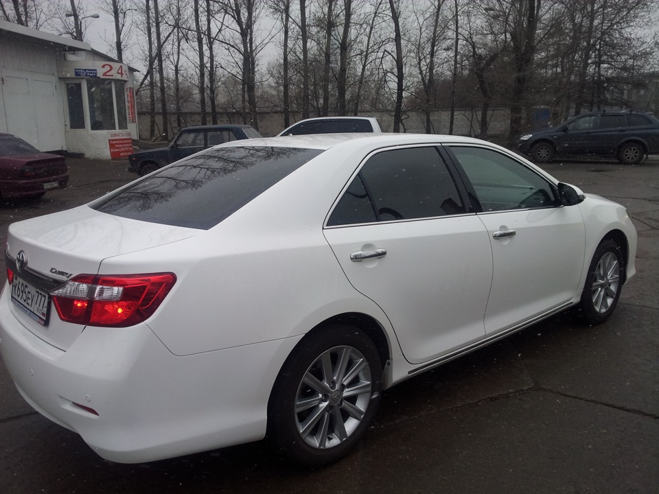 Авито камри. Тойота Камри 40 белая тонированная. Toyota Camry llumar. Тойота Камри белая 444. Тойота Камри 40 белая новая.