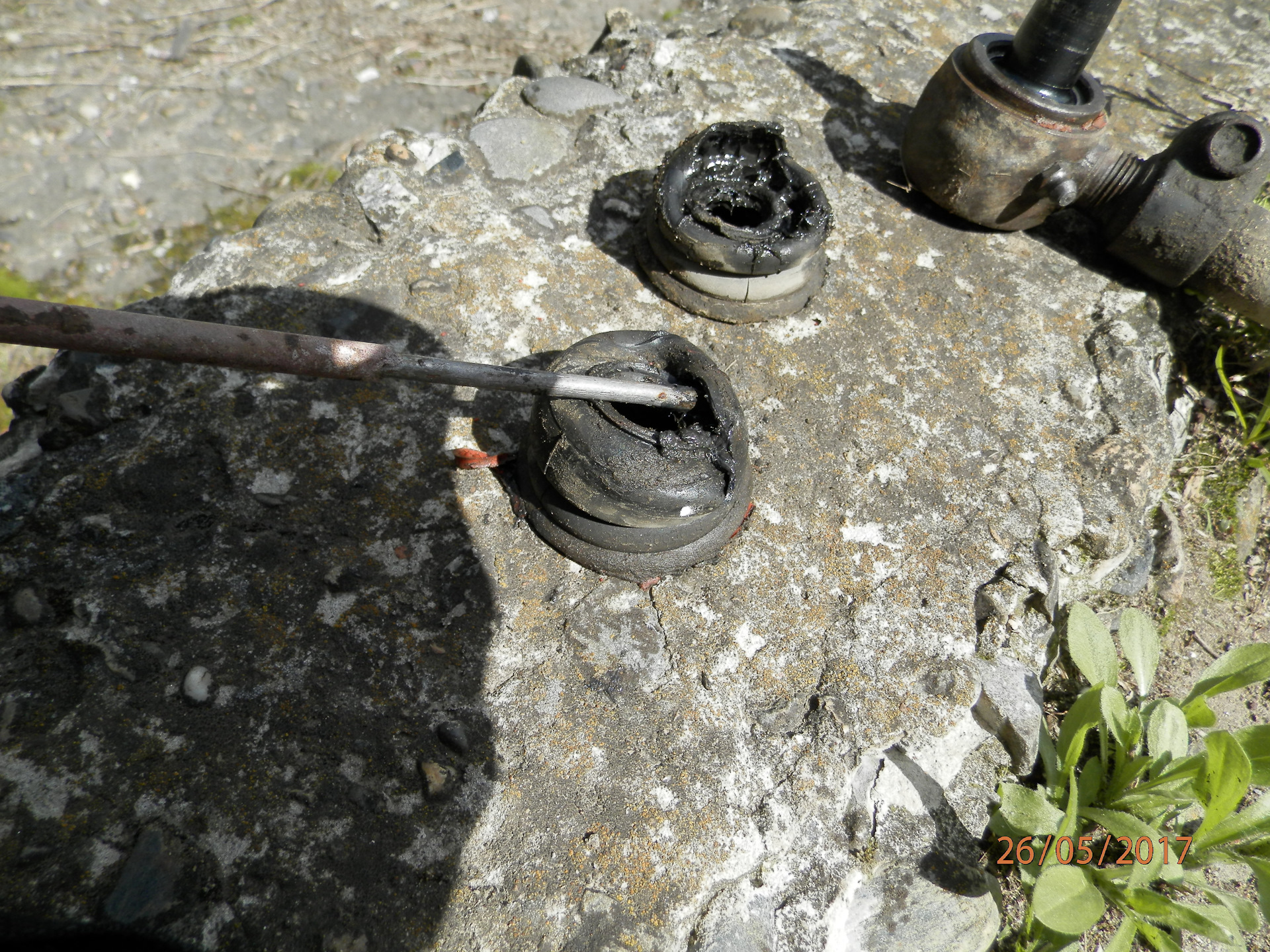 Замена пыльников на рулевых наконечниках. — УАЗ Patriot, 2,3 л, 2009 ...