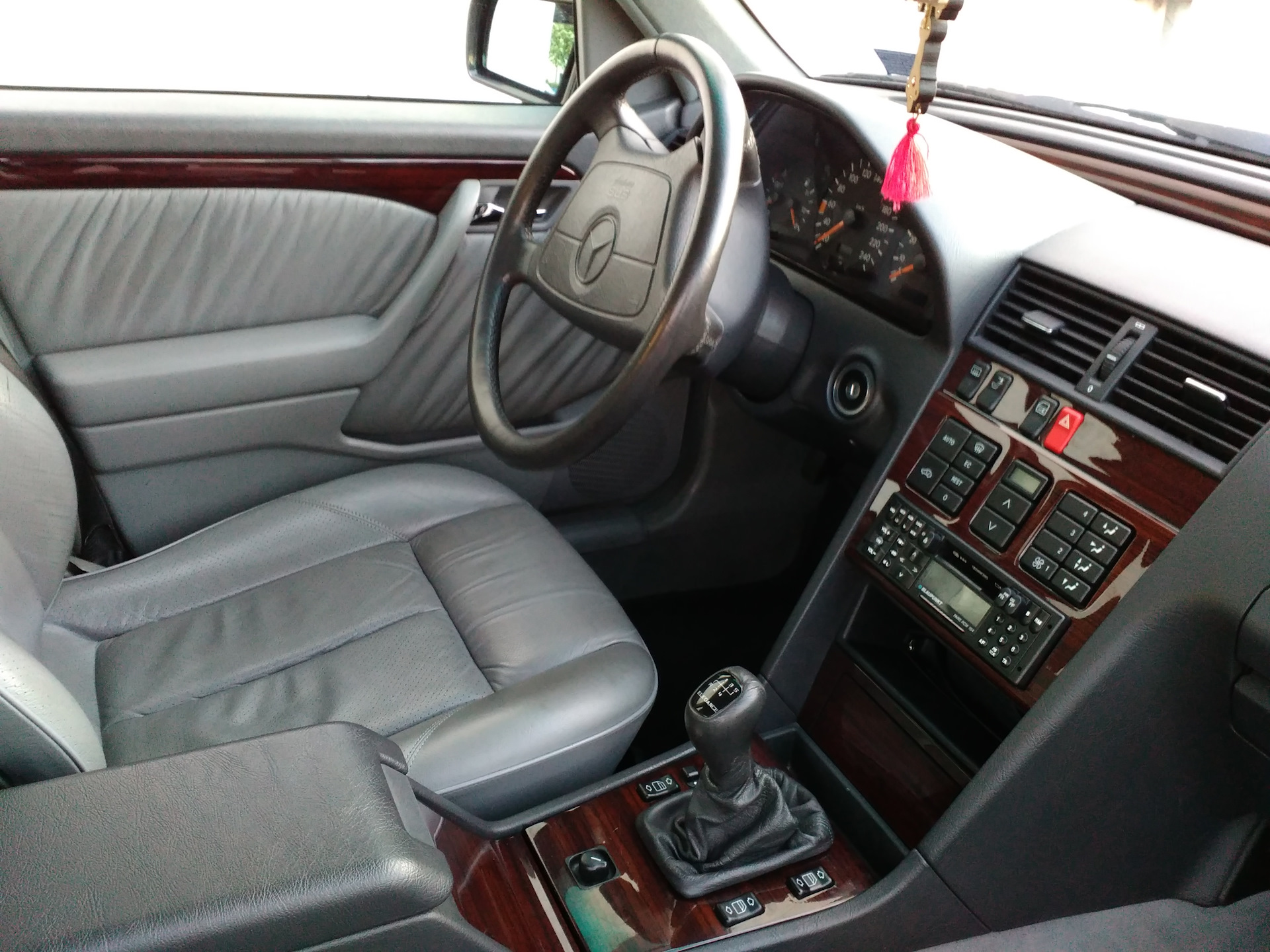 салон мерседес w202