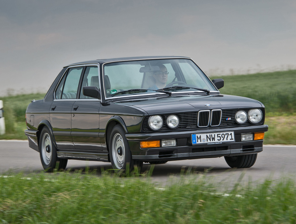 BMW m5 e28 акула