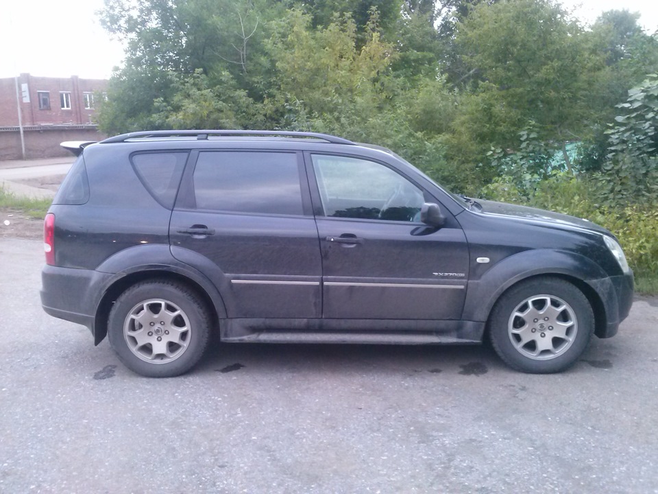 Как позже выяснилось правая нижняя шаровая стояла не так как надо — SsangYong Rexton (2G)