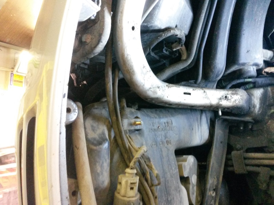 Замена габаритной лампочки Mercedes-Benz CL 6.3 AMG — DRIVE2