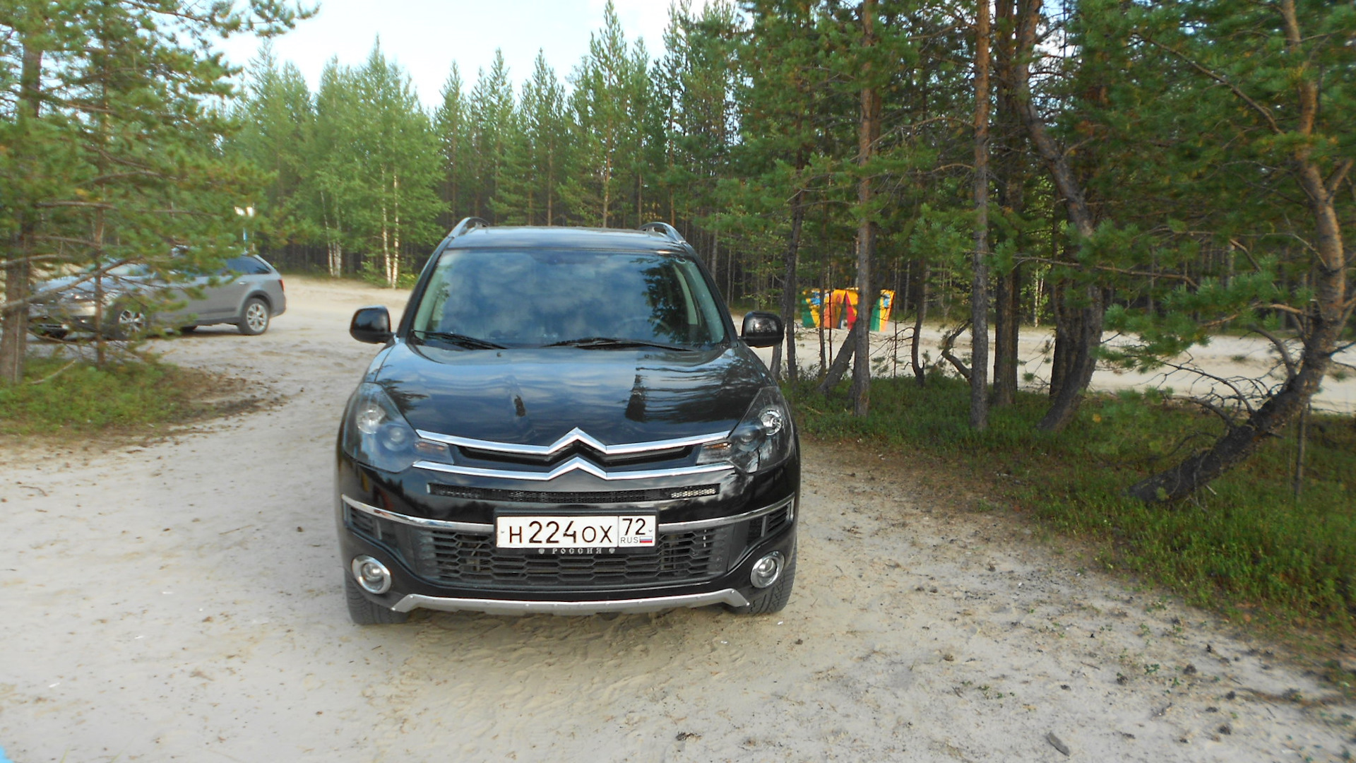 2.4 mt. Citroen c Crosser оптика. C-Crosser черные фары. C-Crosser реснички. Реснички на Ситроен с Кроссер.