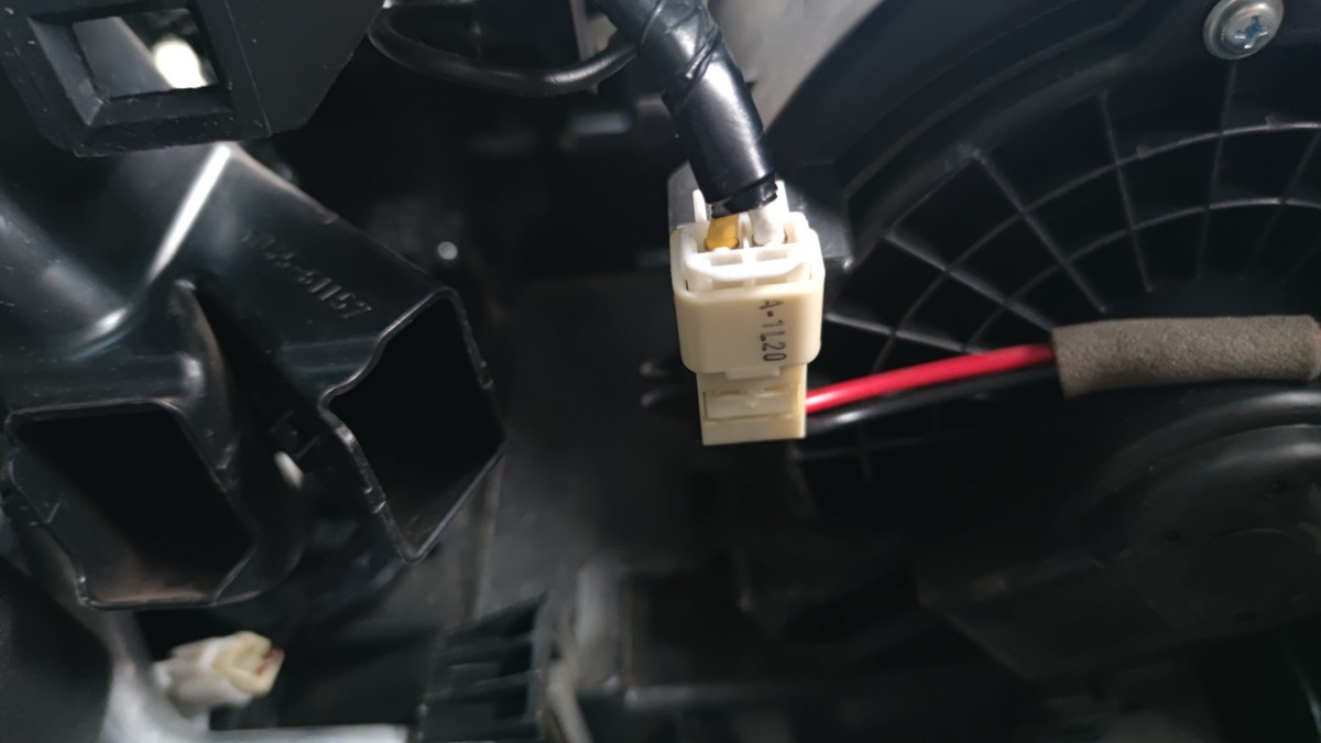 Датчик охлаждающей жидкости ока 1111. Не работает вентилятор не показывает температуру. Не срабатывает вентилятор на ваз 2114 инжектор 8. Не работает вентилятор не показывает температуру. Не работает вентилятор не показывает температуру.