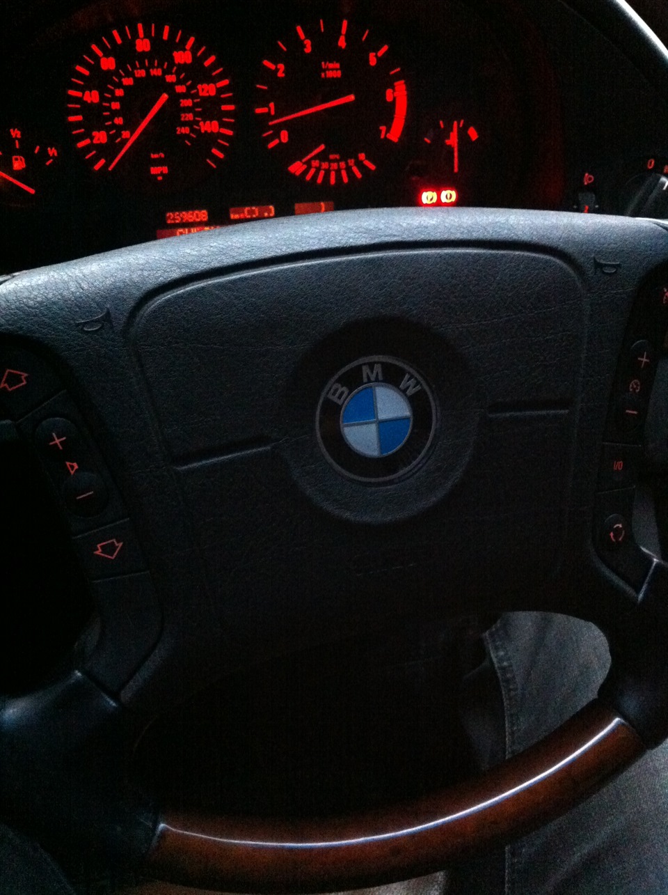 Мультируль бмв е39. Бмв е39 мультируль кнопки. Бмв е39 мультируль linya. E39 мультируль. Мультируль бмв е39.