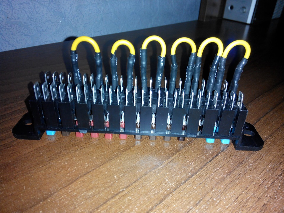 46. Предохранители mini cooper r50. Дополнительный блок предохранителей ваз 2107. Доп блок предохранителей 2107 драйв 2. Дополнительный блок предохранителей на автомобиль.