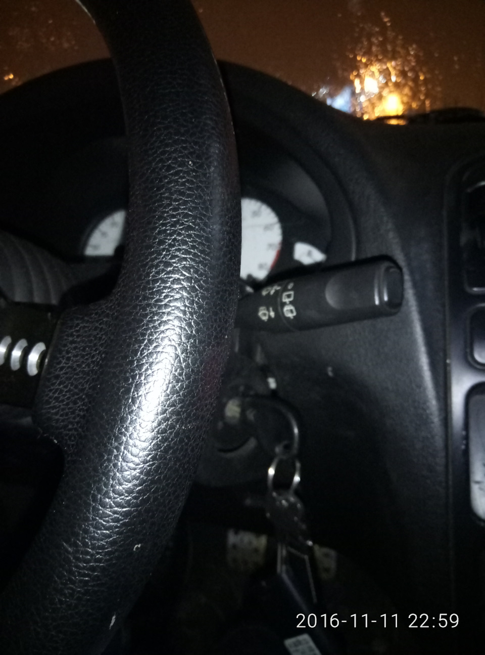 Заклинило ключ в замке зажигания — Citroen Saxo VTS, 1,6 л, 2000 года ...