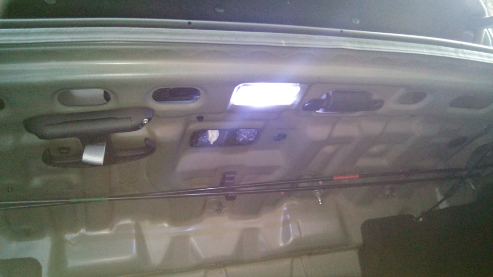 Ну и крючок поставил тоже — Hyundai Elantra (4G)