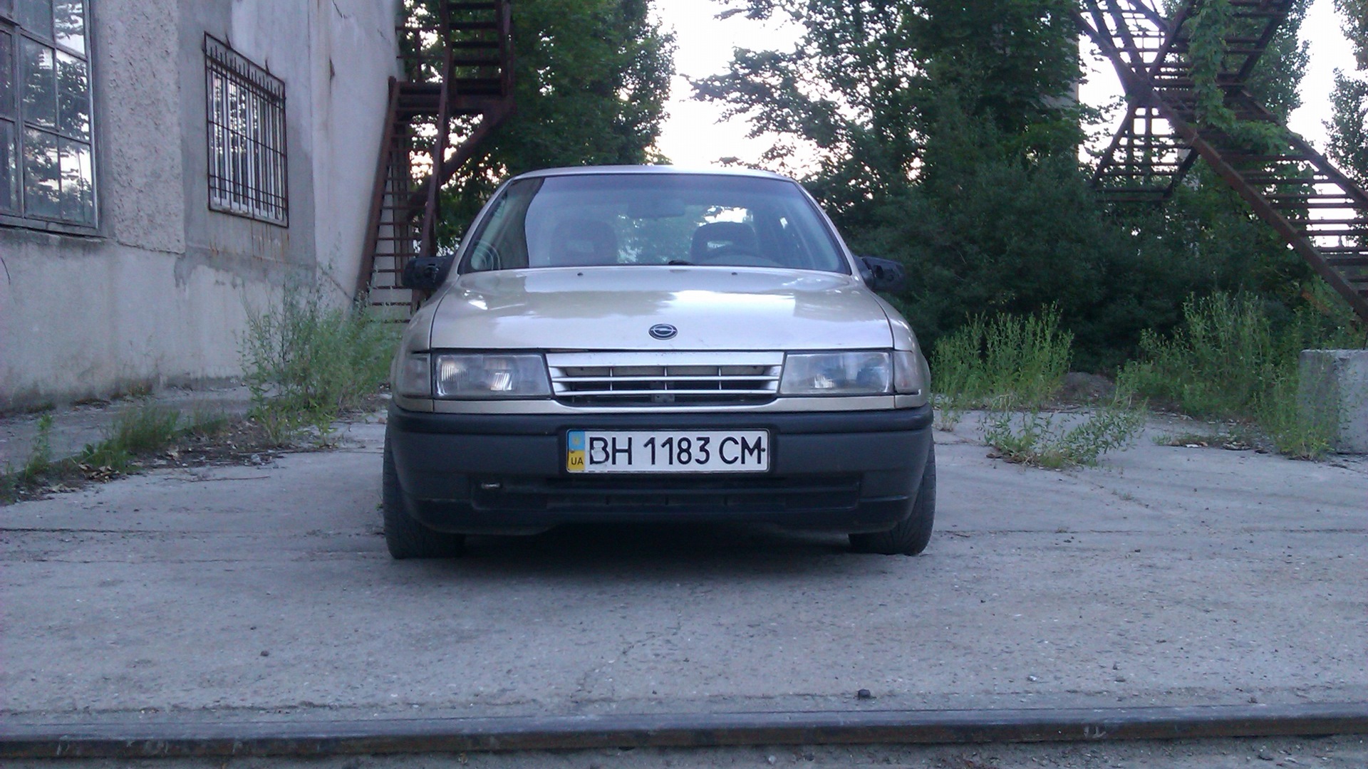 Opel Vectra A 2.0 бензиновый 1989 | 2-х литровый Орел на DRIVE2