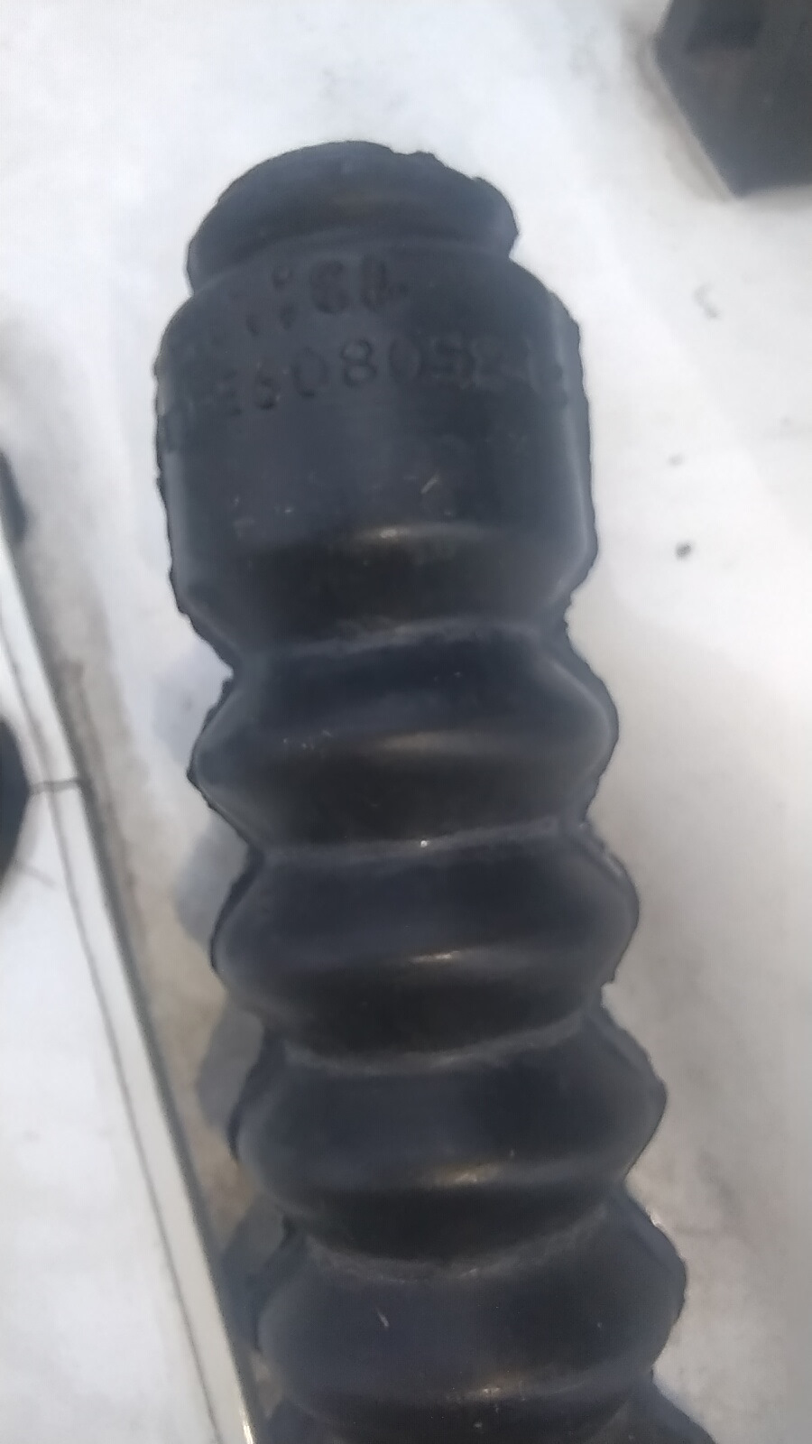 Замена пыльника троса ручника — FIAT Doblo (1G), 1,3 л, 2007 года ...