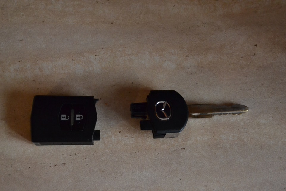 Замена батарейки в ключе. — Mazda 3 (1G) BK, 2 л, 2007 года | другое ...