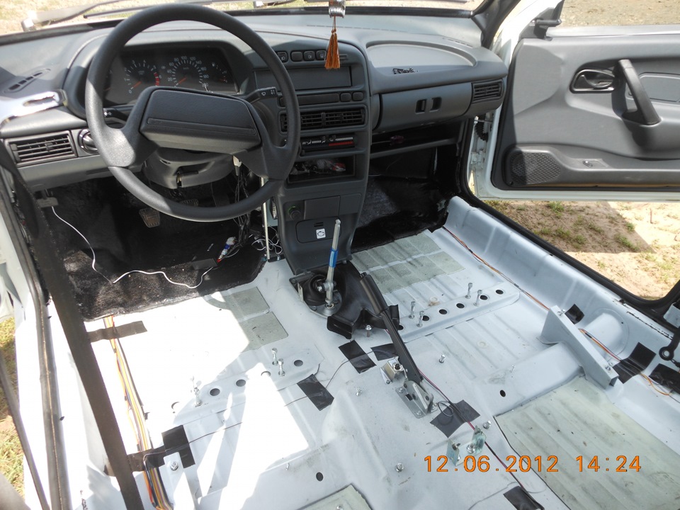 изоляция пола — Lada 2114, 1,6 л, 2012 года | плановое ТО | DRIVE2