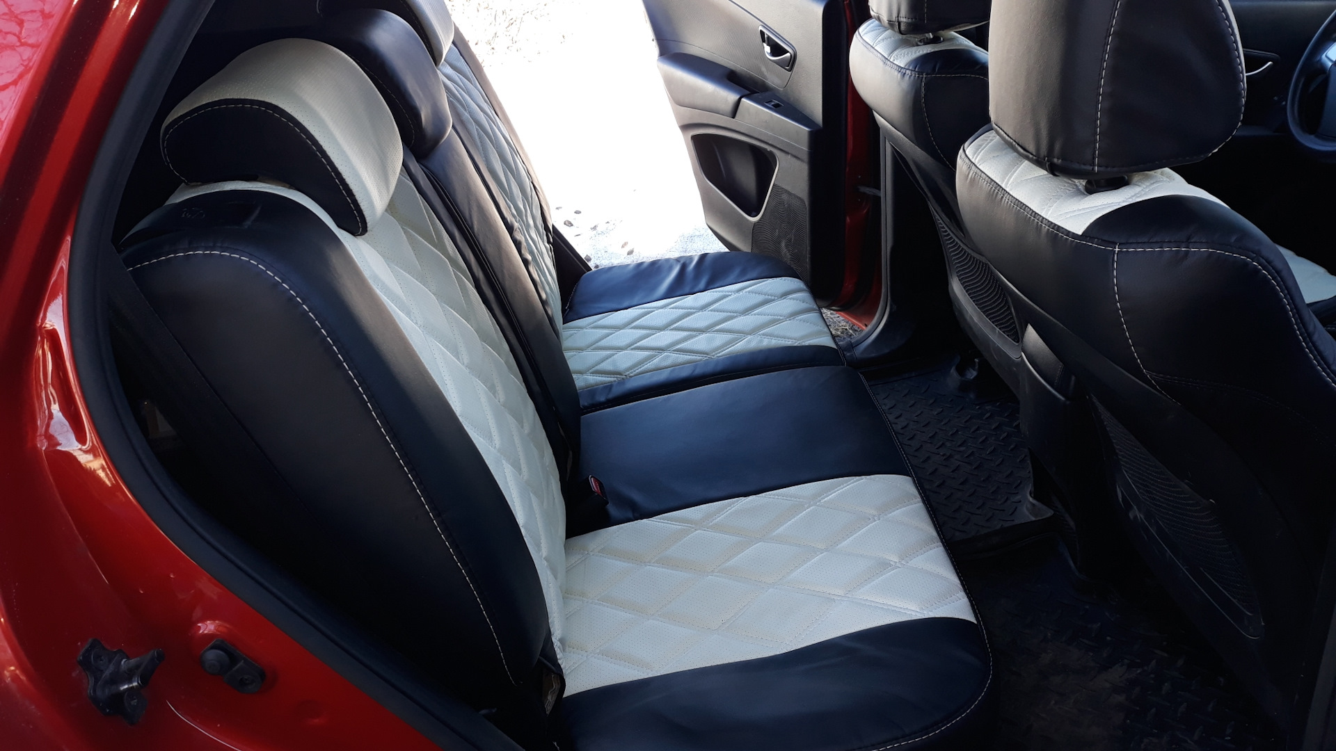Чехлы actyon. Авточехлы SSANGYONG Actyon. Чехлы на саньенг Актион