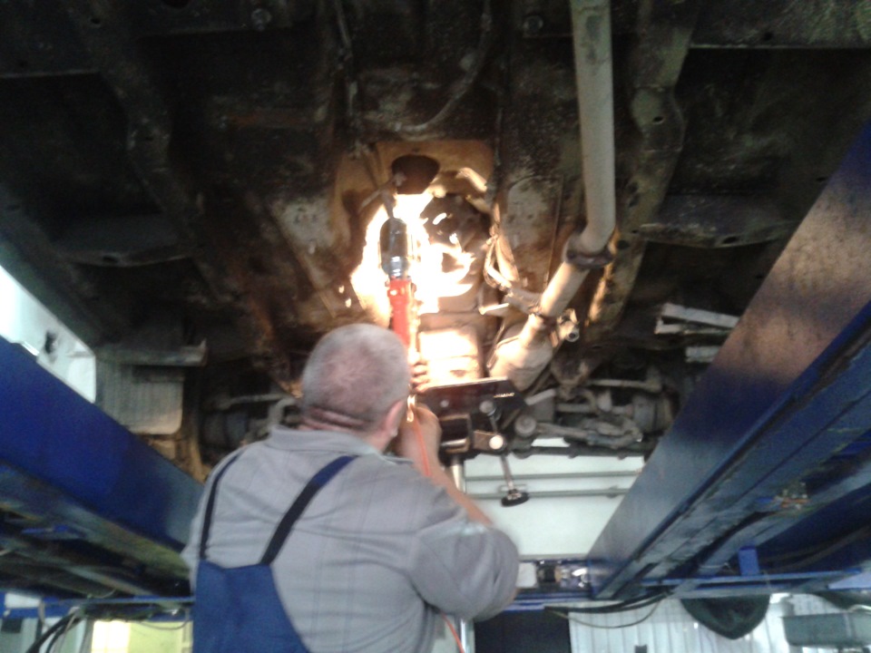 Оторвали подрамник независимого крепления РК с промвалом. — Lada 2131 ...