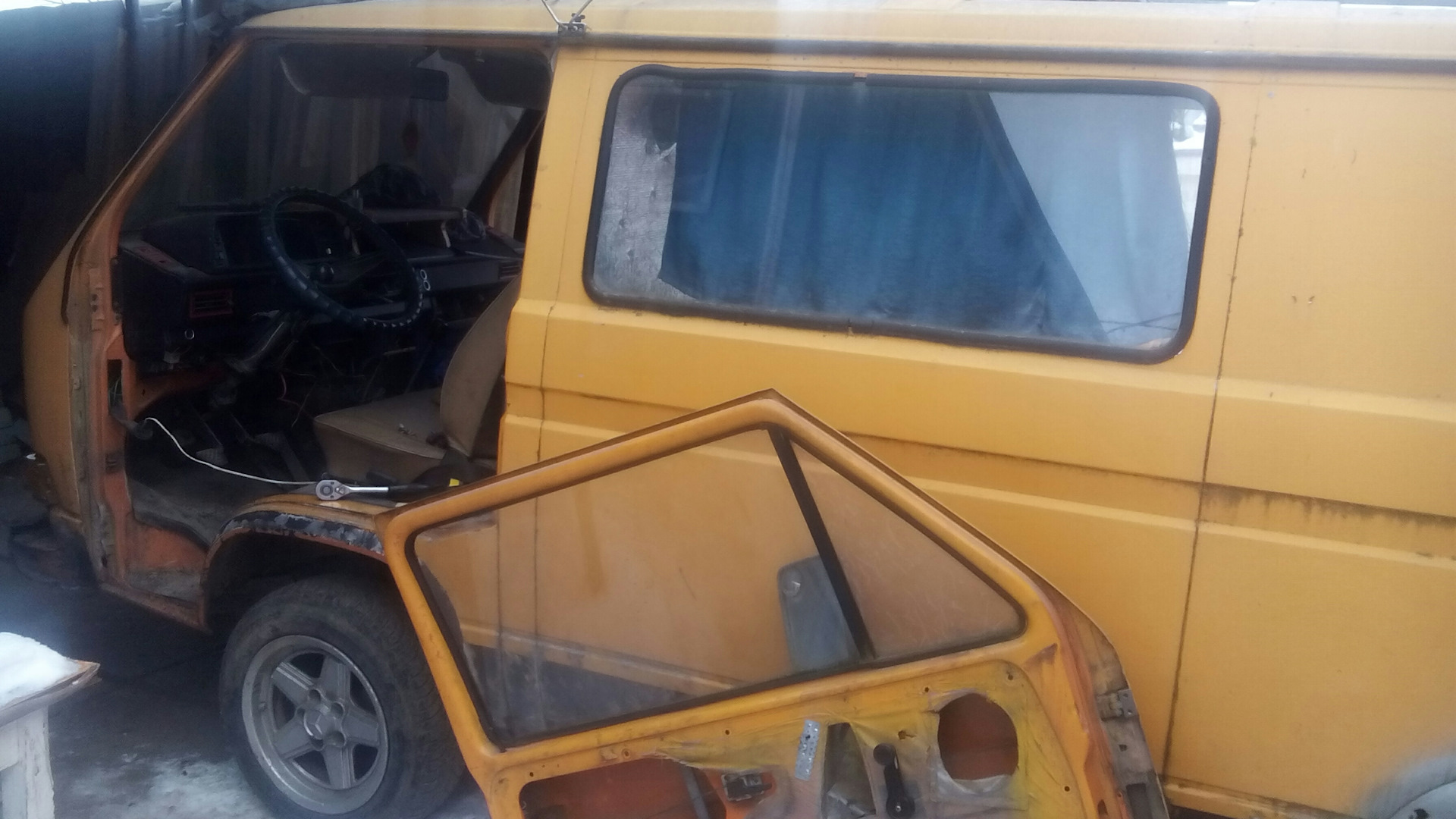 Весна-старт кузовных работ. — Volkswagen Transporter T3, 1,6 л, 1988 ...