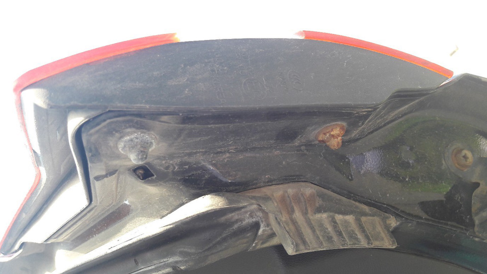 Поменять габарит, пффф… 2 гайки, 2 минуты. — Renault Koleos (1G), 2,5 л ...