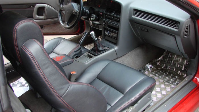 Vgv u70. Supra a70 АКПП. Супра а70 салон. Супра 70 салон серый. Супра 70 салон бордовый.