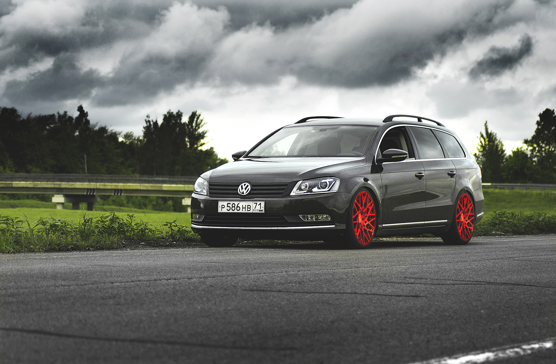 Вариант 7 б. Rotiform Passat b6. VW Passat variant 2013. Volkswagen Passat b7 stance.