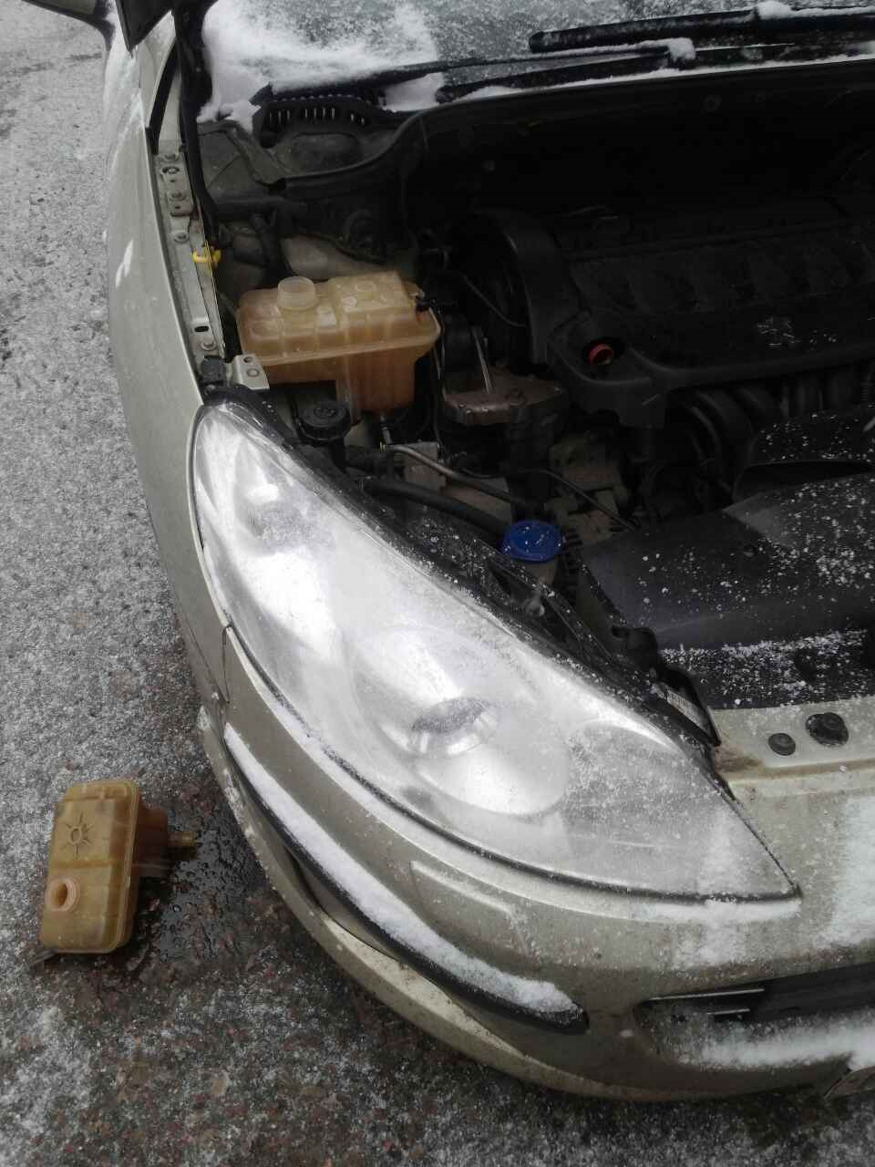 Поменял расширительный бачок — Peugeot 407, 2 л, 2006 года | своими ...
