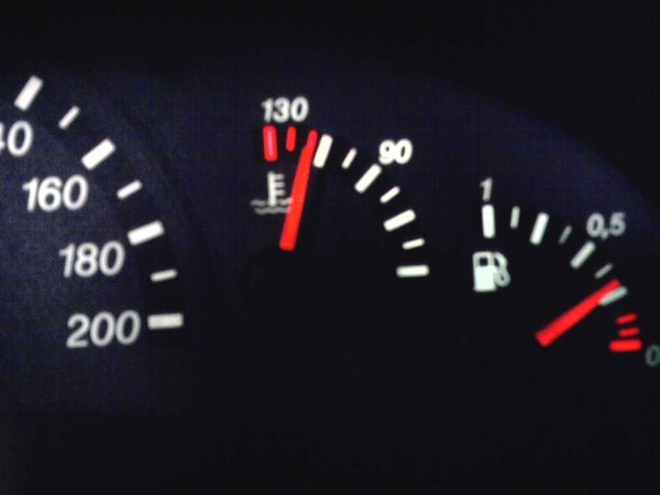 пежо 308 рабочая температура двигателя. указатель 52мм температуры механический. перегрев двигателя. датчик температуры в красной зоне. рабочая температура пежо 206.