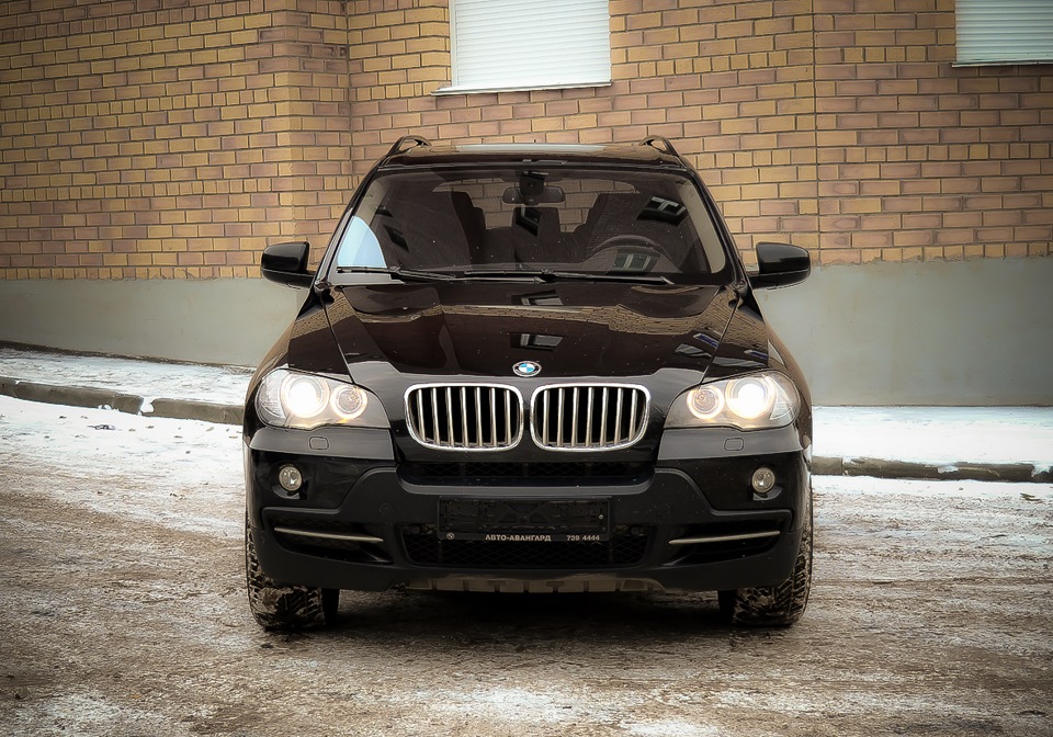 Лобовое стекло х5 е70. BMW x5 e70 Ёжик. X5 e70 лобовое стекло. Панорамная крыша BMW x5 e70. BMW x5 e70 плохое состояние.