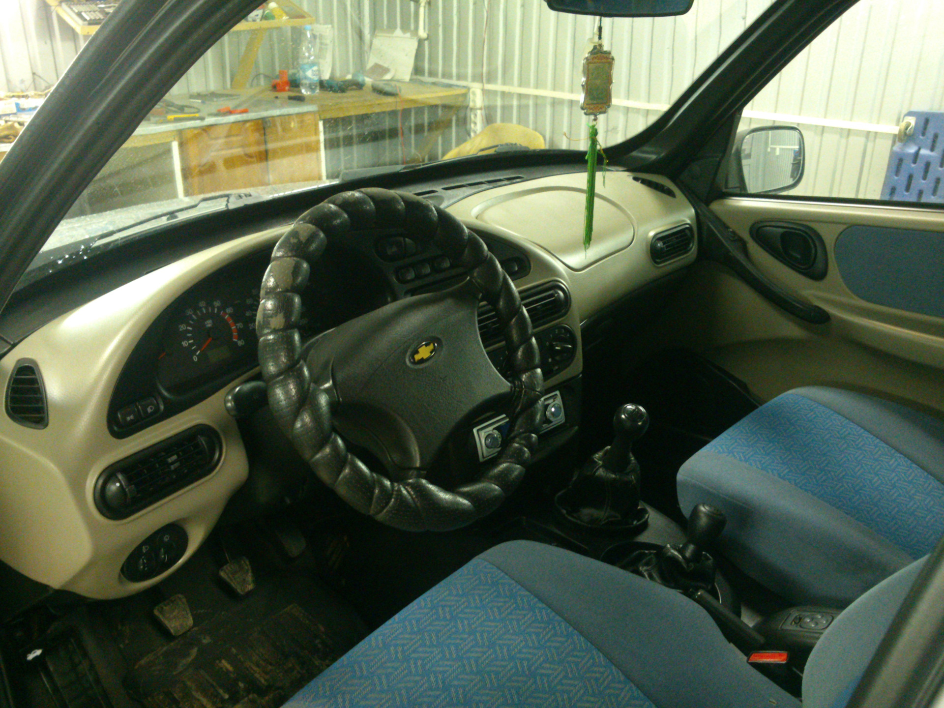 Chevrolet Niva 2003 салон