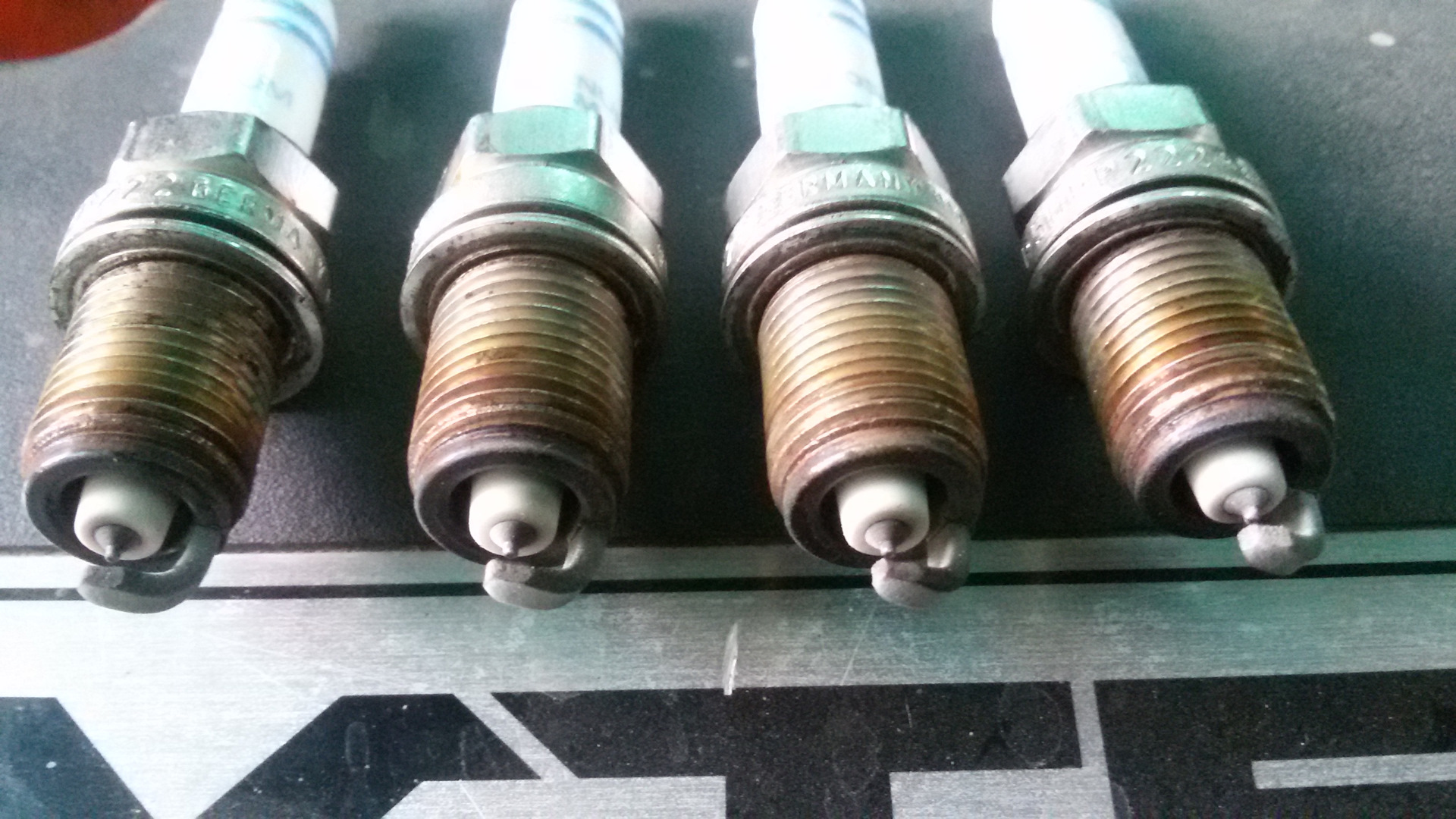 Год или 20000 км на свечах BOSCH — Honda CR-V (RD4, RD5, RD6, RD7), 2,4 ...