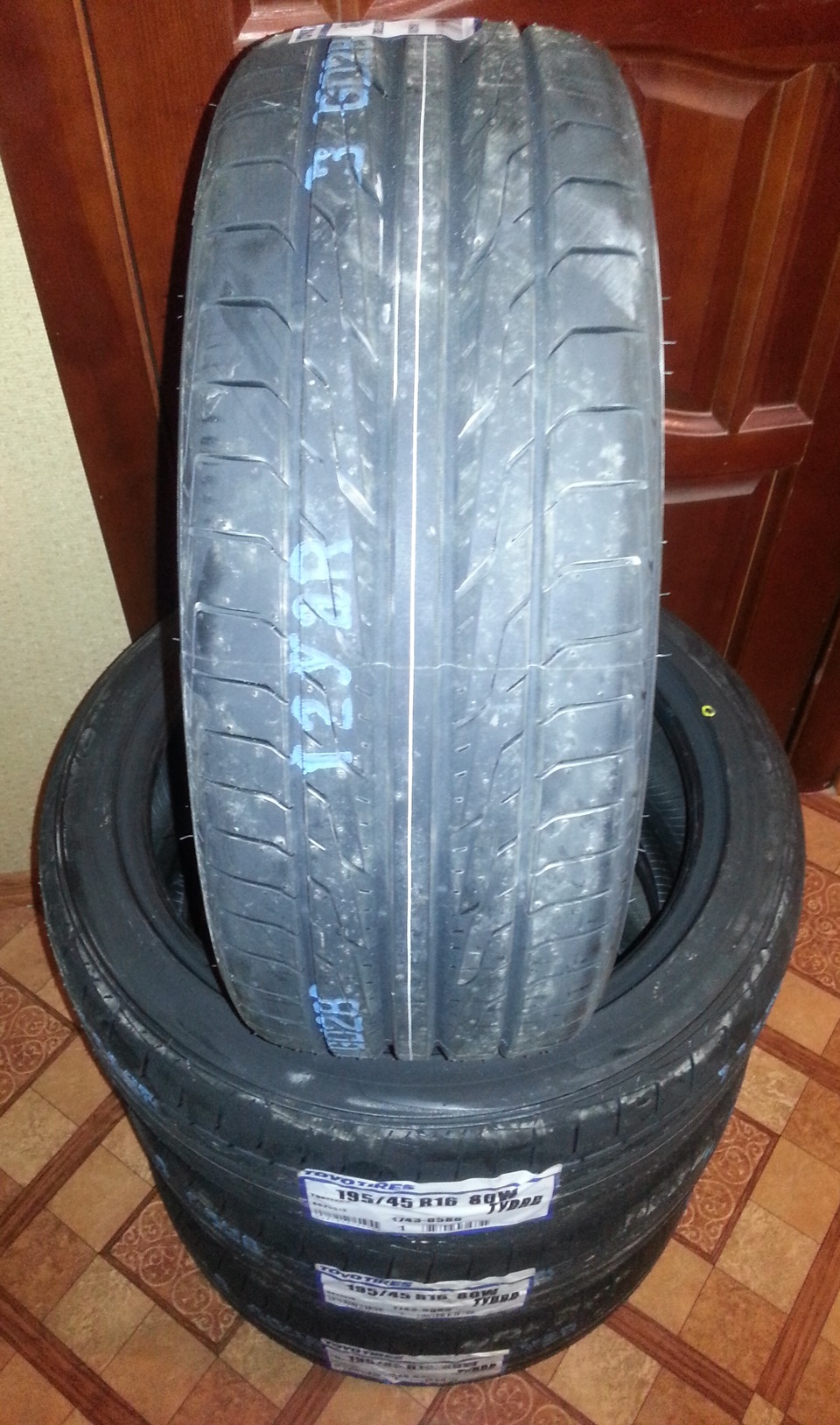 Резина. Нашел и КУПИЛ))) Toyo TYDRB 195/45 R16 80W — Lada Калина ...