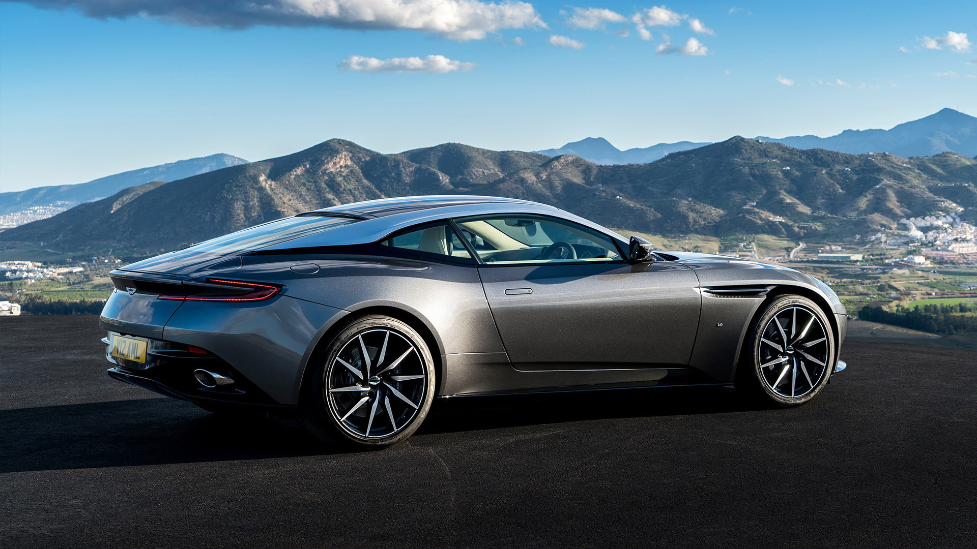 Спецкор Джереми Кларксон – 2016 ASTON MARTIN DB11. — «Спорткары» на DRIVE2