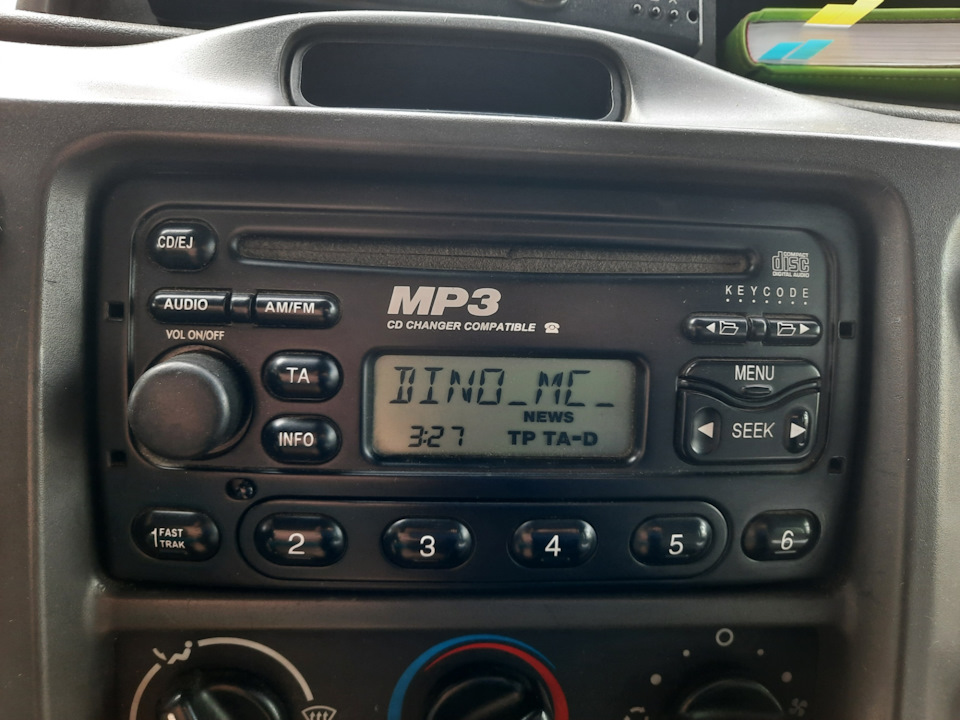 Очередная штатная магнитола Форд MP3 — Ford Transit (6G), 2,4 л, 2004 ...