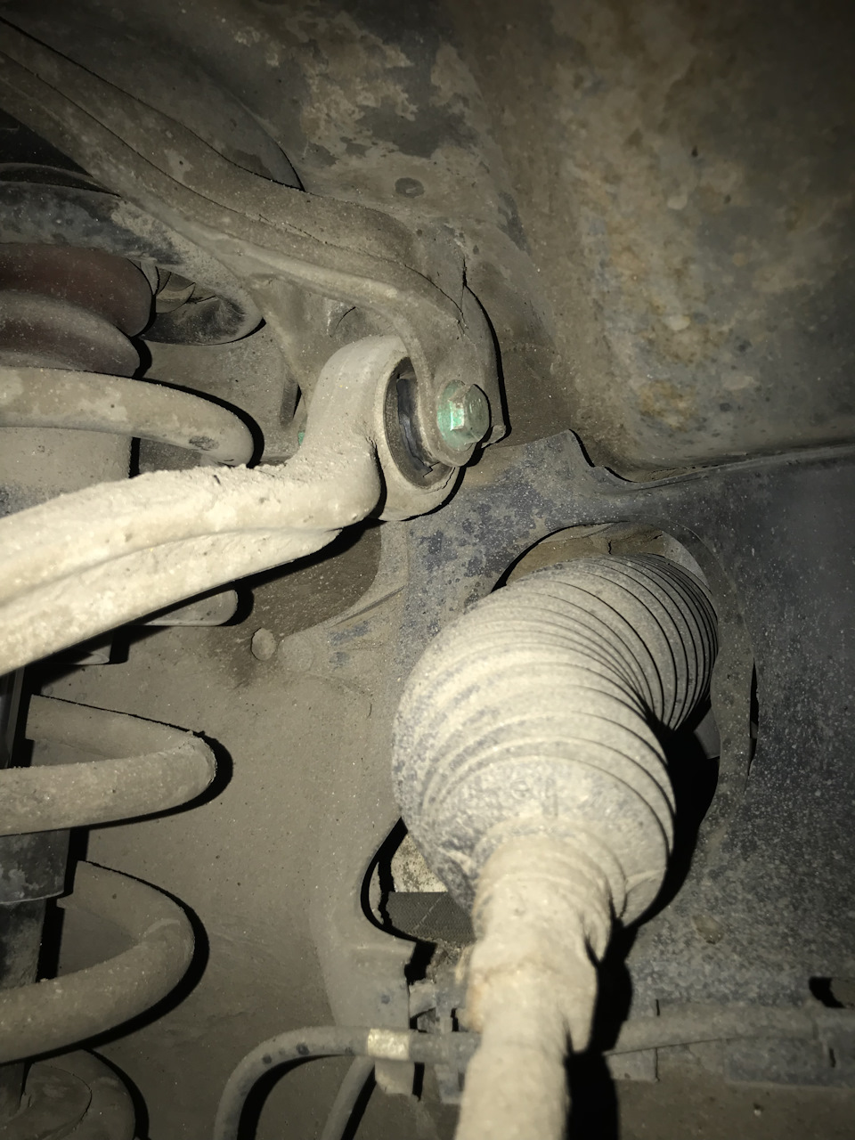 Почему передние колеса домиком. Форд эксплорер 3 развал. Почему передние колеса домиком. Форд эксплорер 2008 подвеска. При изделий гуляют передние колеса.