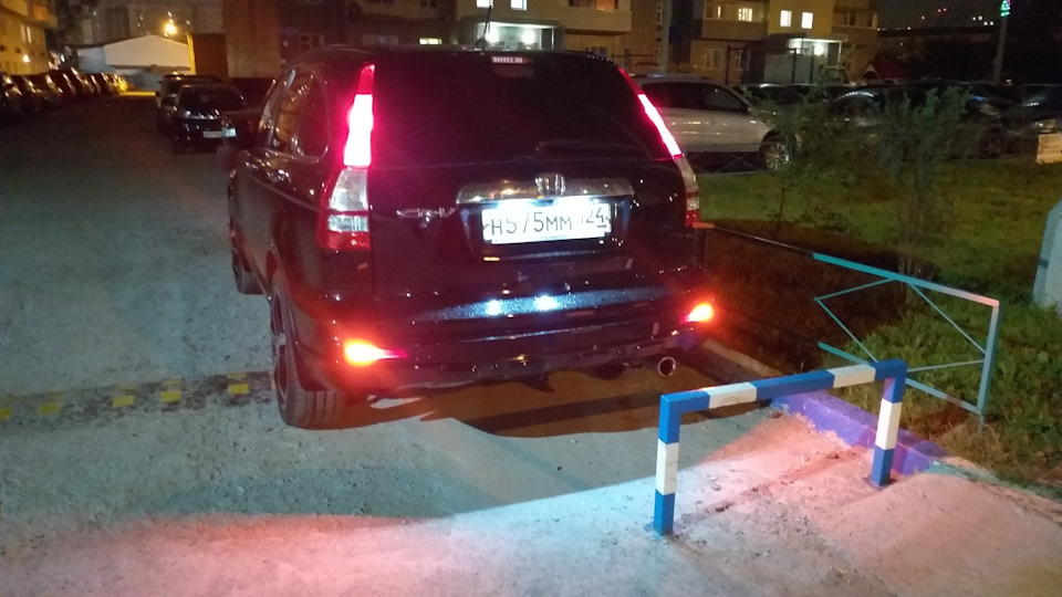 Подсветка заднего номерного знака. — Honda CR-V (RE), 2,4 л, 2011 года ...