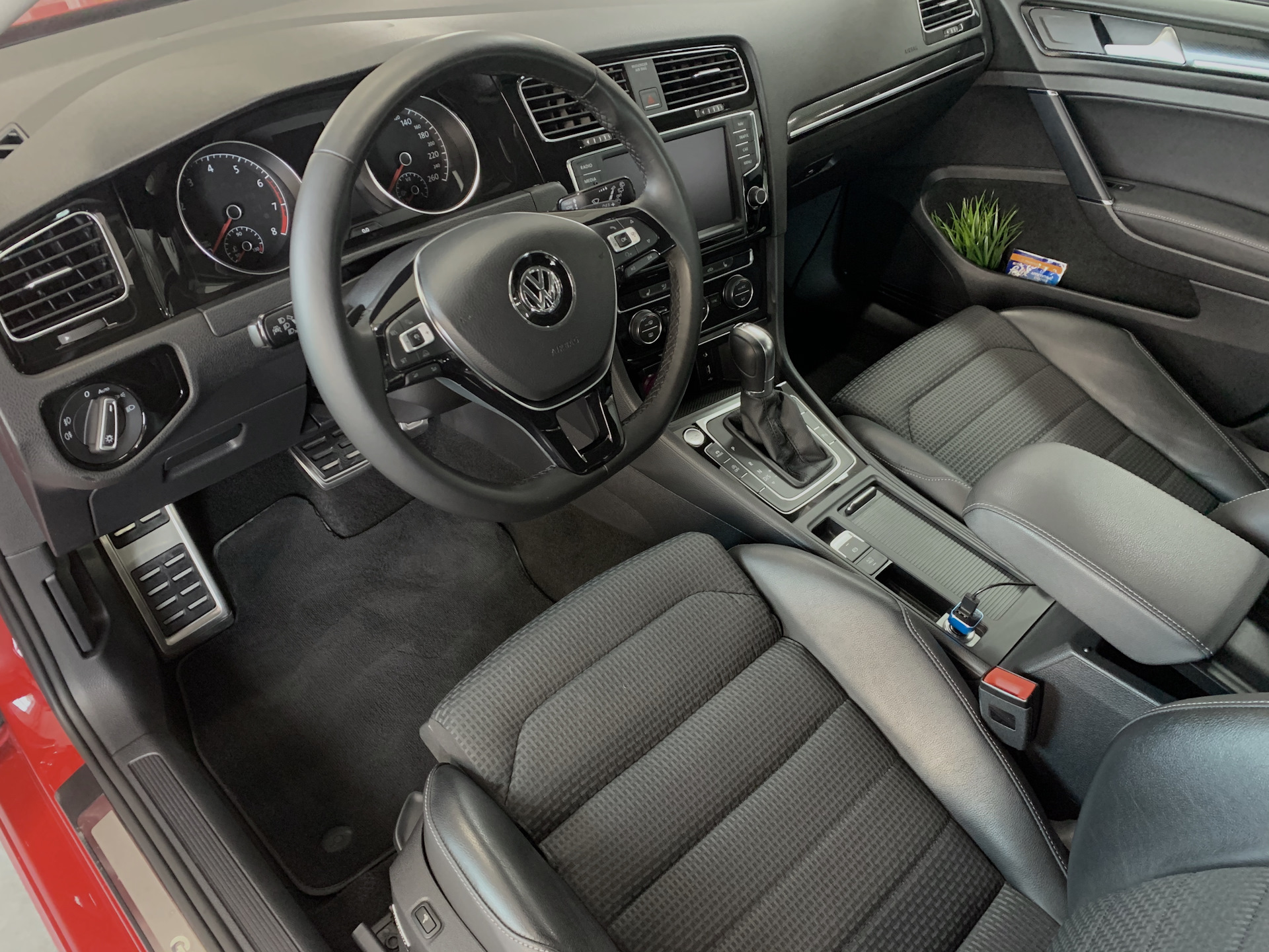 1.4 dsg. Golf 6 DSG. DSG Фольксваген гольф с класса. Потолок ваг с отсеками гольф+
