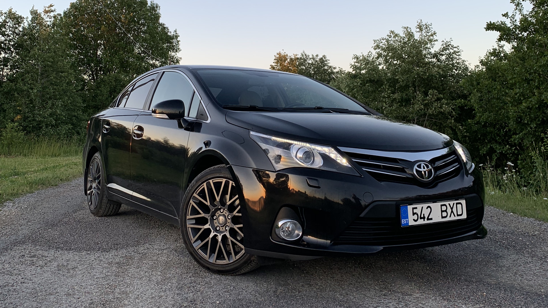 Тойота авенсис 2013. Toyota Avensis 2013. Toyota Avensis 3 диски. Toyota Avensis 3.