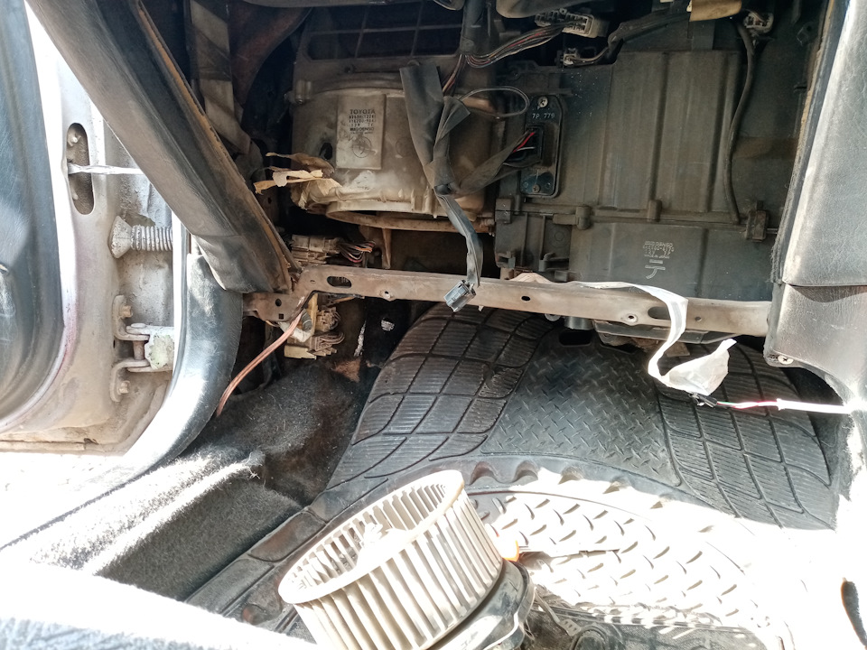 "Ну что ребят опять колхоз?" или как я ремонтировал печугу… — Toyota ...