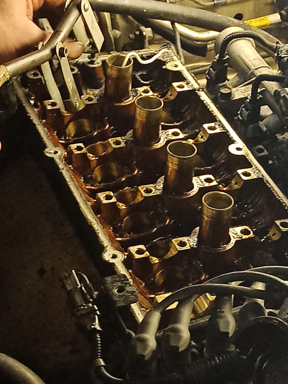 Замена МСК и сальников свечных колодцев. — Hyundai Accent (2G), 1,5 л ...